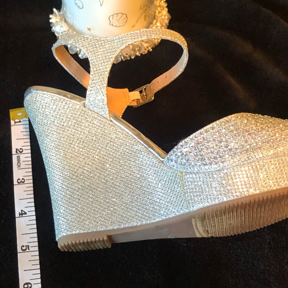 De Blossom Collection Rhinestone Wedges - Picture 8 of 8